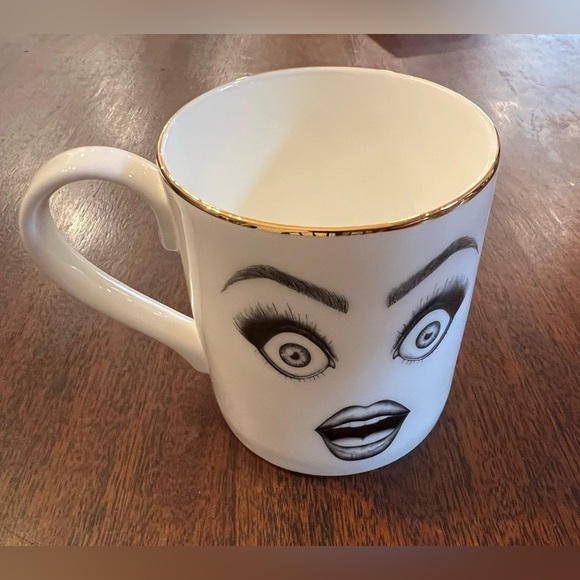 Lauren Dickinson Clarke Other - Lauren Dickinson Clarke “The Performer” Gold-tone Trimmed Bone China Mug w/ Box